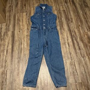 Levi's Cropped Tapered Jumpsuit Women's Medium Denim Sleeveless Button Up Spring